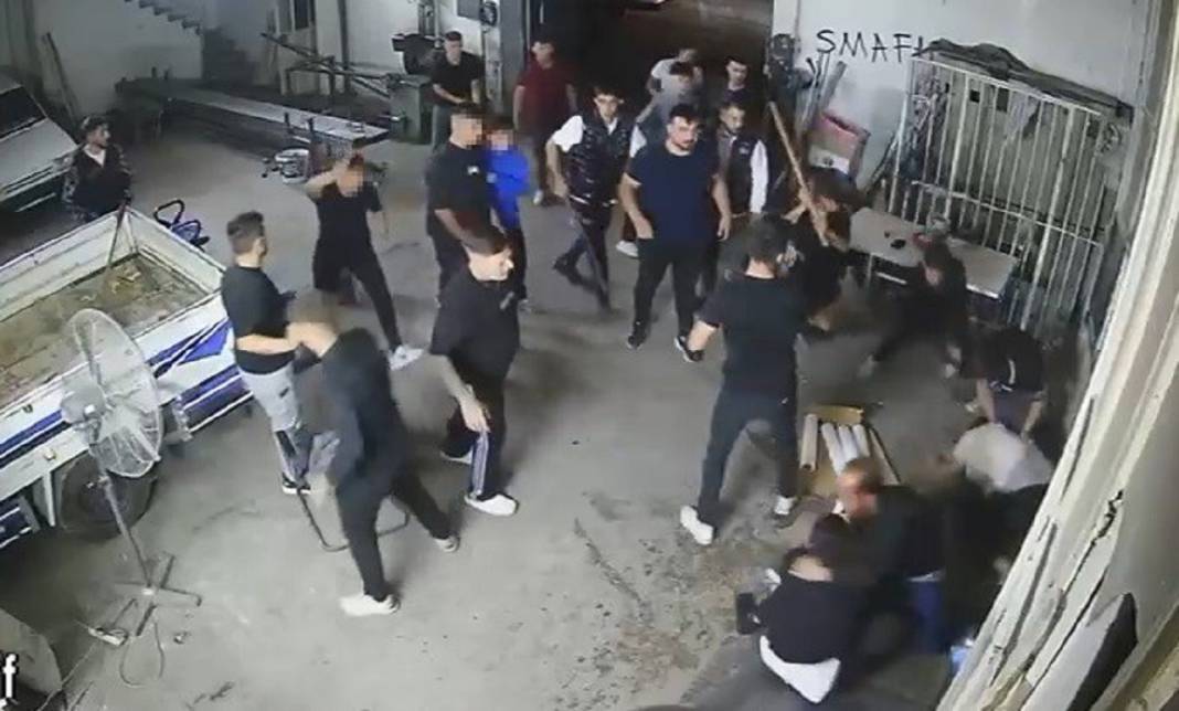 Konya'da bir iş yerinde kürek ve av tüfekli kavga! Bacaklarından bıçaklanıp, darbedildiler: En çok da sebebi şaşırttı 2